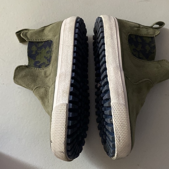 Cat & Jack green boys sneaker bootie - Picture 3 of 5